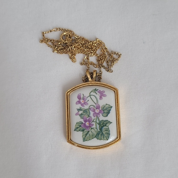Avon Jewelry - Avon Vintage Floral Heritage Collection Violets Necklace